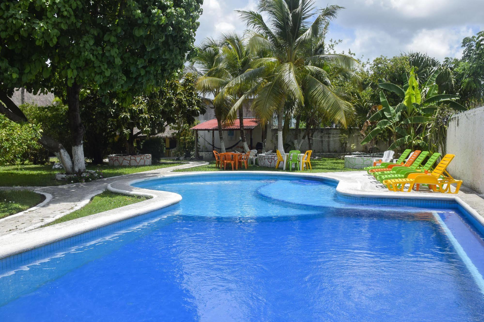 Amigos Hostel كوزوميل المظهر الخارجي الصورة